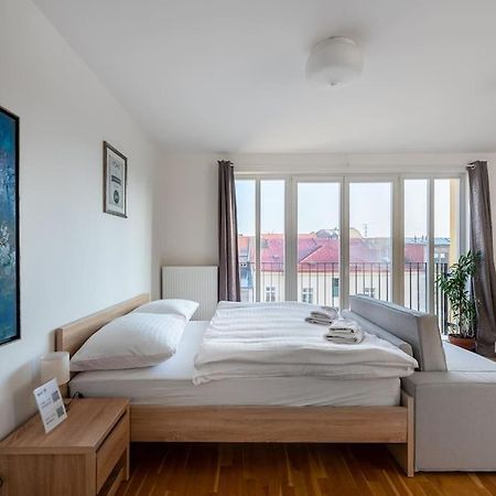 Sunny Safron Apartment Prague Ngoại thất bức ảnh