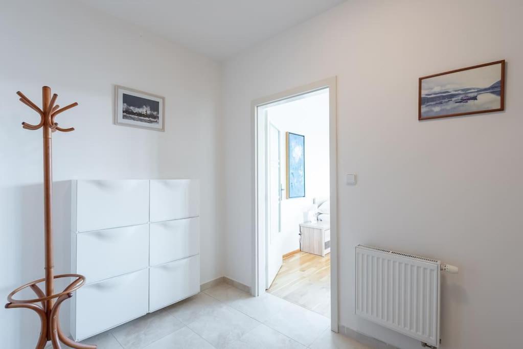 Sunny Safron Apartment Prague Ngoại thất bức ảnh