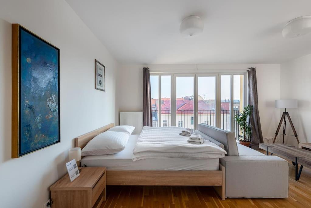 Sunny Safron Apartment Prague Ngoại thất bức ảnh