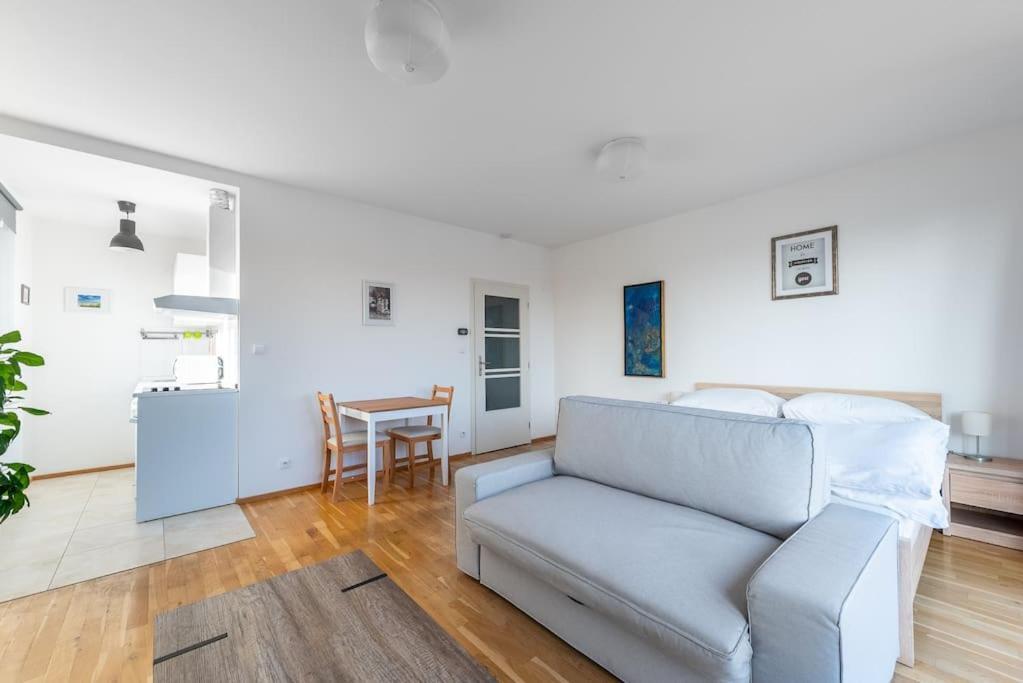 Sunny Safron Apartment Prague Ngoại thất bức ảnh